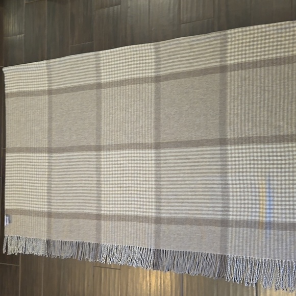 Fibre By Auskin Merino Wool Fringe 59 X 78 Throw Blanket - Picture 5 of 11